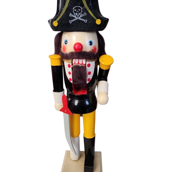 Two Vintage Nutcrackers, Pirate And Chimney Sweep - Picture 2 of 12